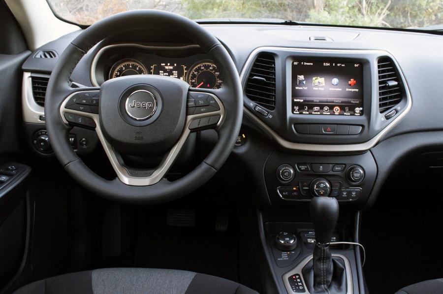  Jeep Cherokee 2014 года  (фото 57 из 88)
